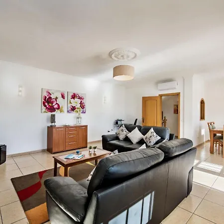 Sunshine By Interhome Vila *