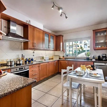 Βίλα Sunshine By Interhome *